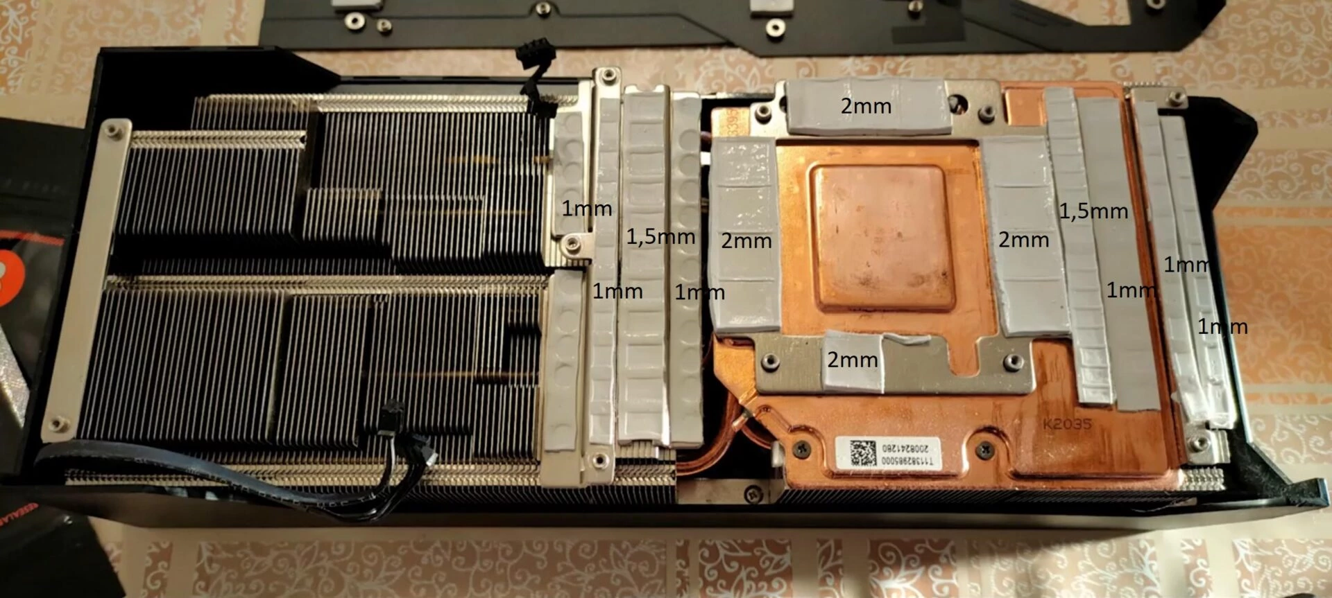 GIGABYTE AORUS GeForce RTX 3090 XTREME 24G: VRAM Thermal Pad Guide (2mm Front, 2.5/3mm Back)