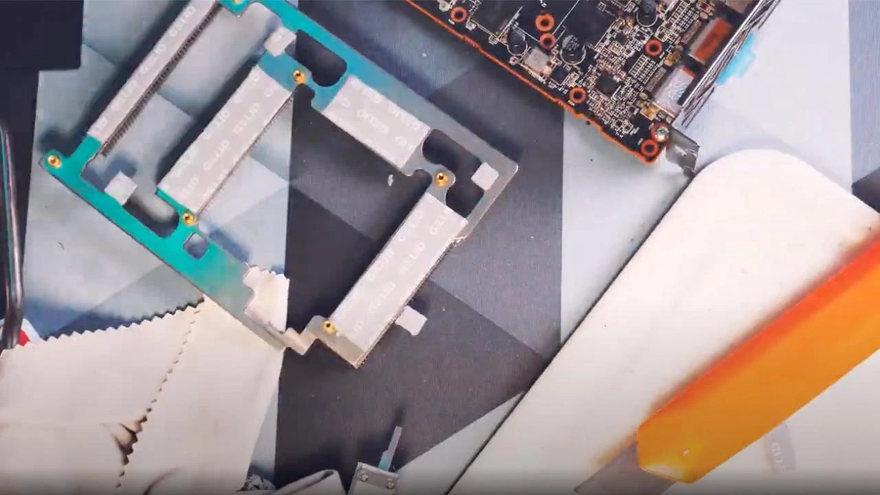 SAPPHIRE Radeon RX 5700 XT 8G: Thermal Pad Guide (1mm Front, 2mm Back)